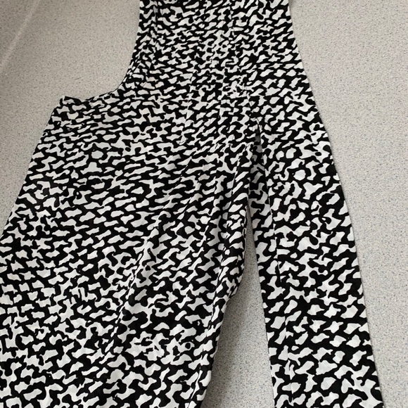 Anne Klein Printed Tie-Neck Top - Picture 8 of 9